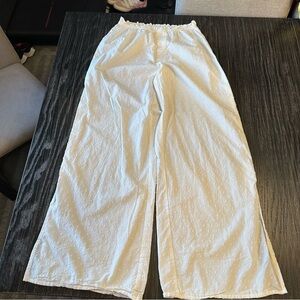 Colsie Lightweight White Wide Leg Cinched Waist Button Fly Swiss Dot Pants, M